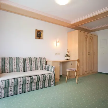Salzmannhof *